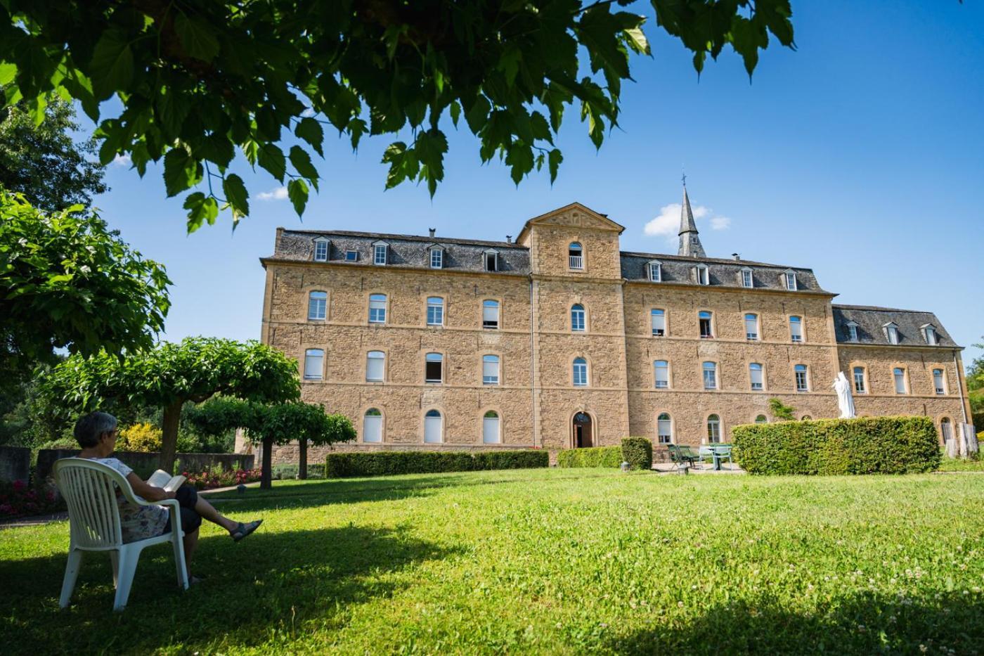 Accueil Du Couvent De Malet Hotel Saint-Come-d'Olt Exterior photo